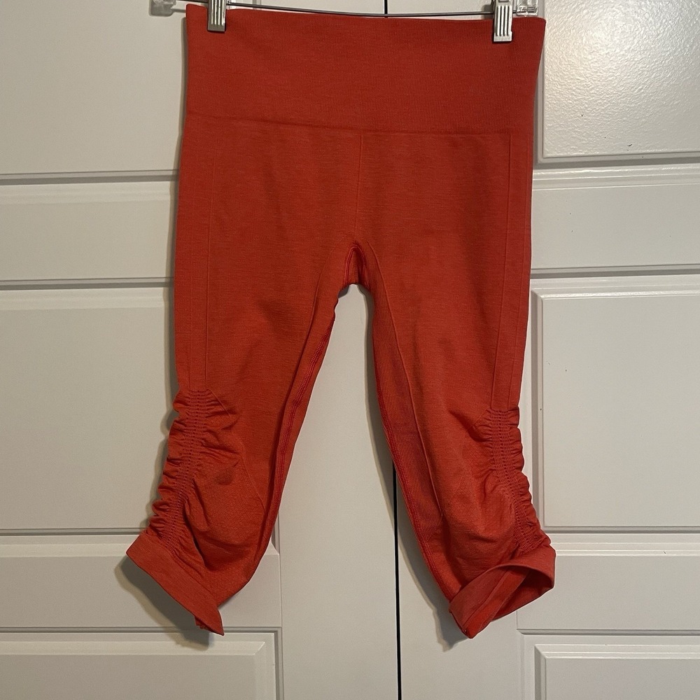 Lululemon Athletica Red Ruched Cropped Leggings Athletic Pants Sz 6 - Picture 7 of 8